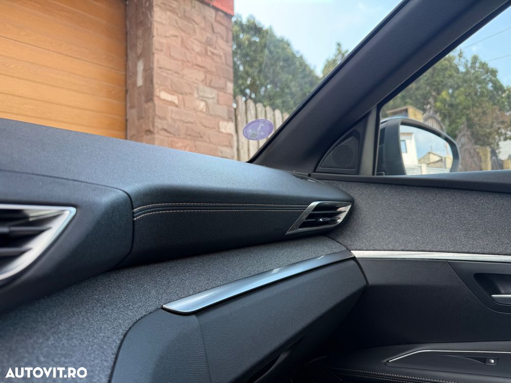 Peugeot 3008 1.2 PureTech Turbo S&S EAT6 GT-Line - 31