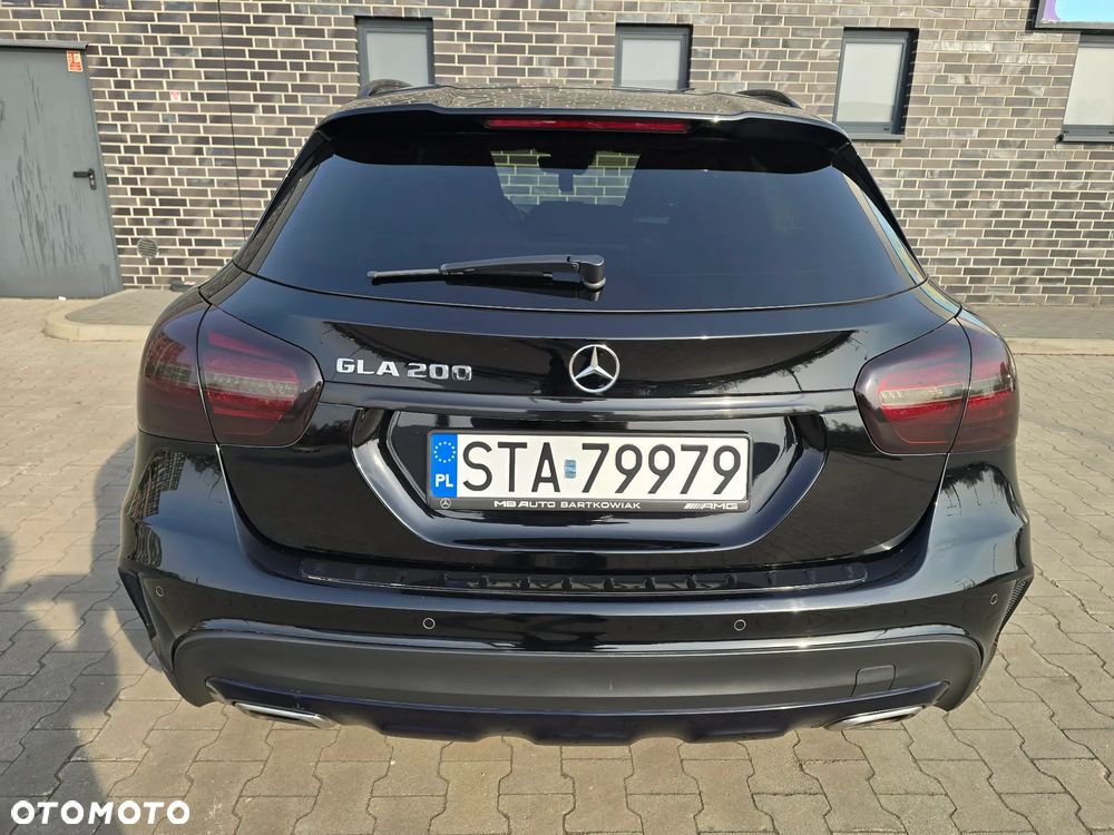 Mercedes-Benz GLA 200 7G-DCT AMG Line - 16