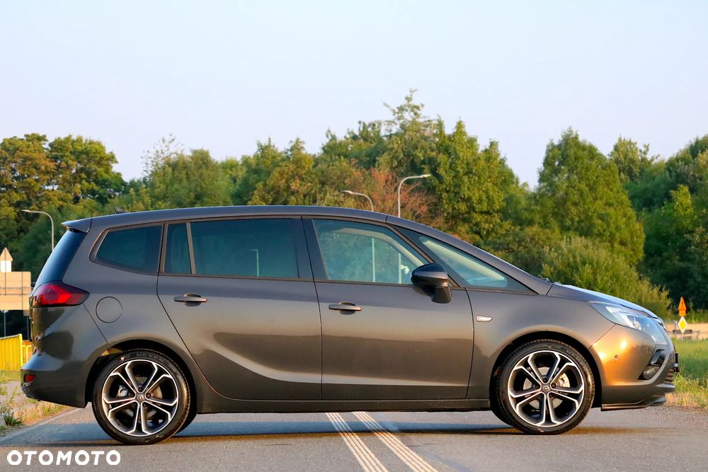 Opel Zafira 1.9 CDTI Cosmo - 19