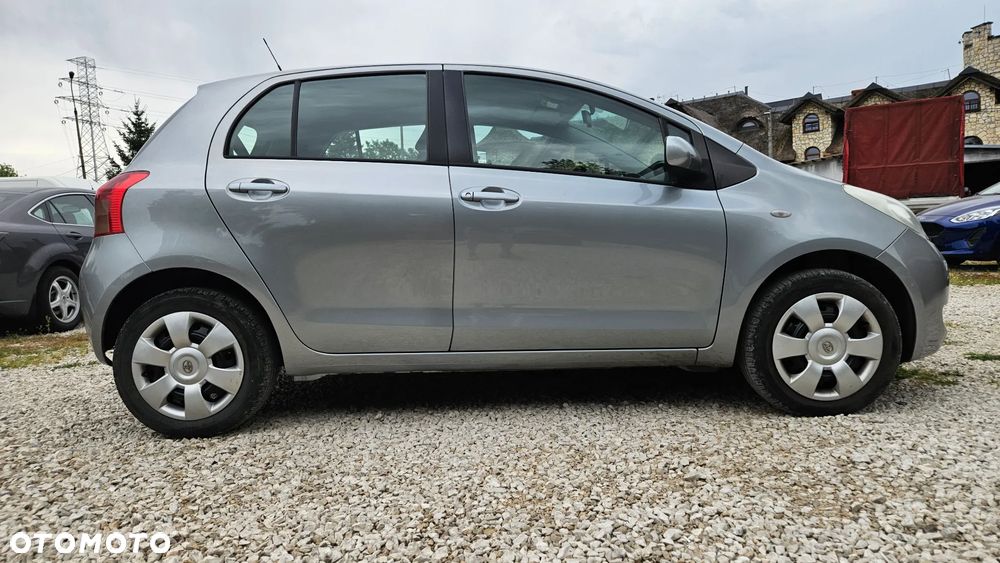 Toyota Yaris 1.3 VVT-i Cool - 15