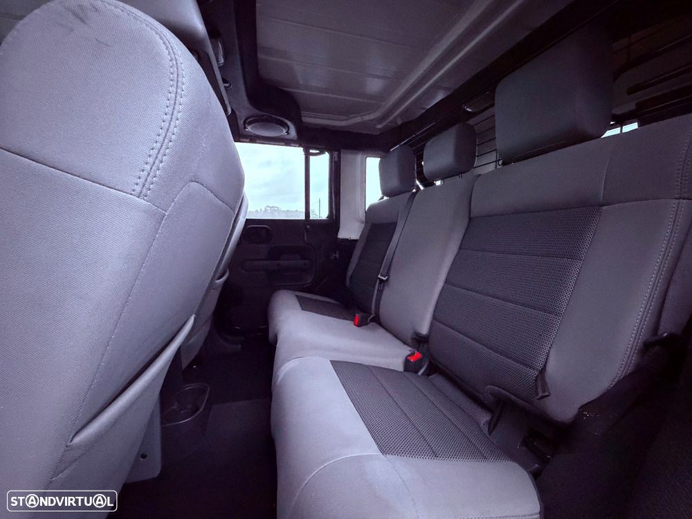 Jeep Wrangler Unlimited 2.8 CRD ATX Sahara Limited - 27