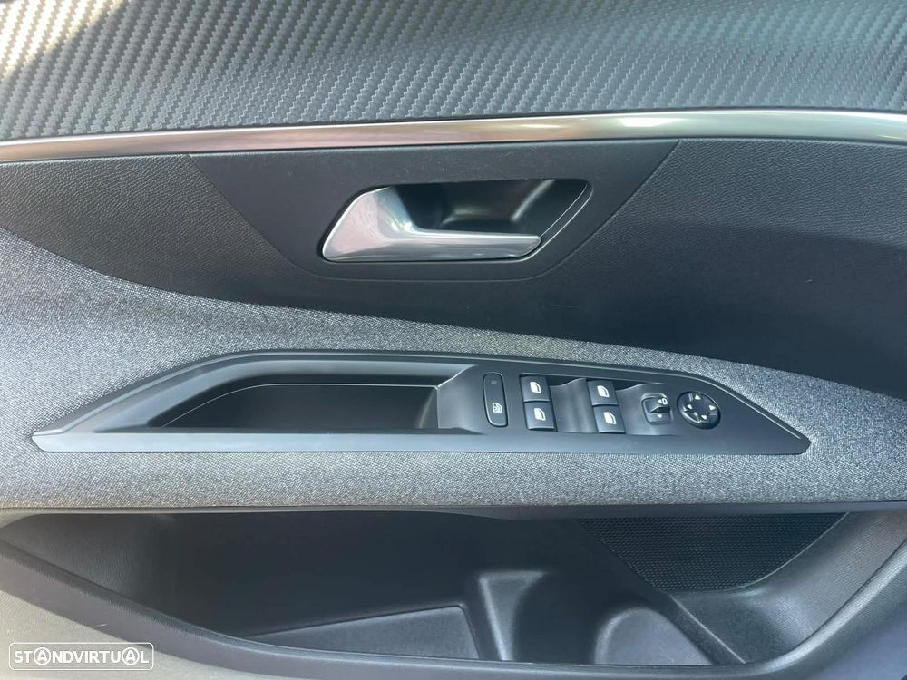 Peugeot 3008 PureTech 130 Stop & Start GPF EAT8 Allure - 10