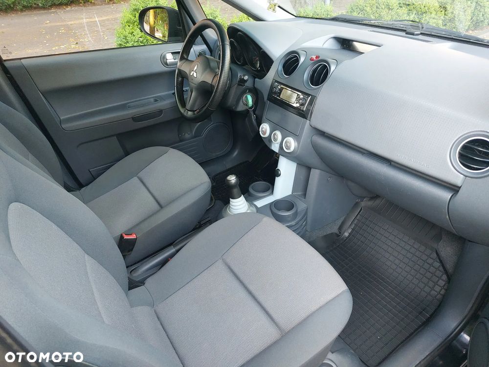 Mitsubishi Colt - 6