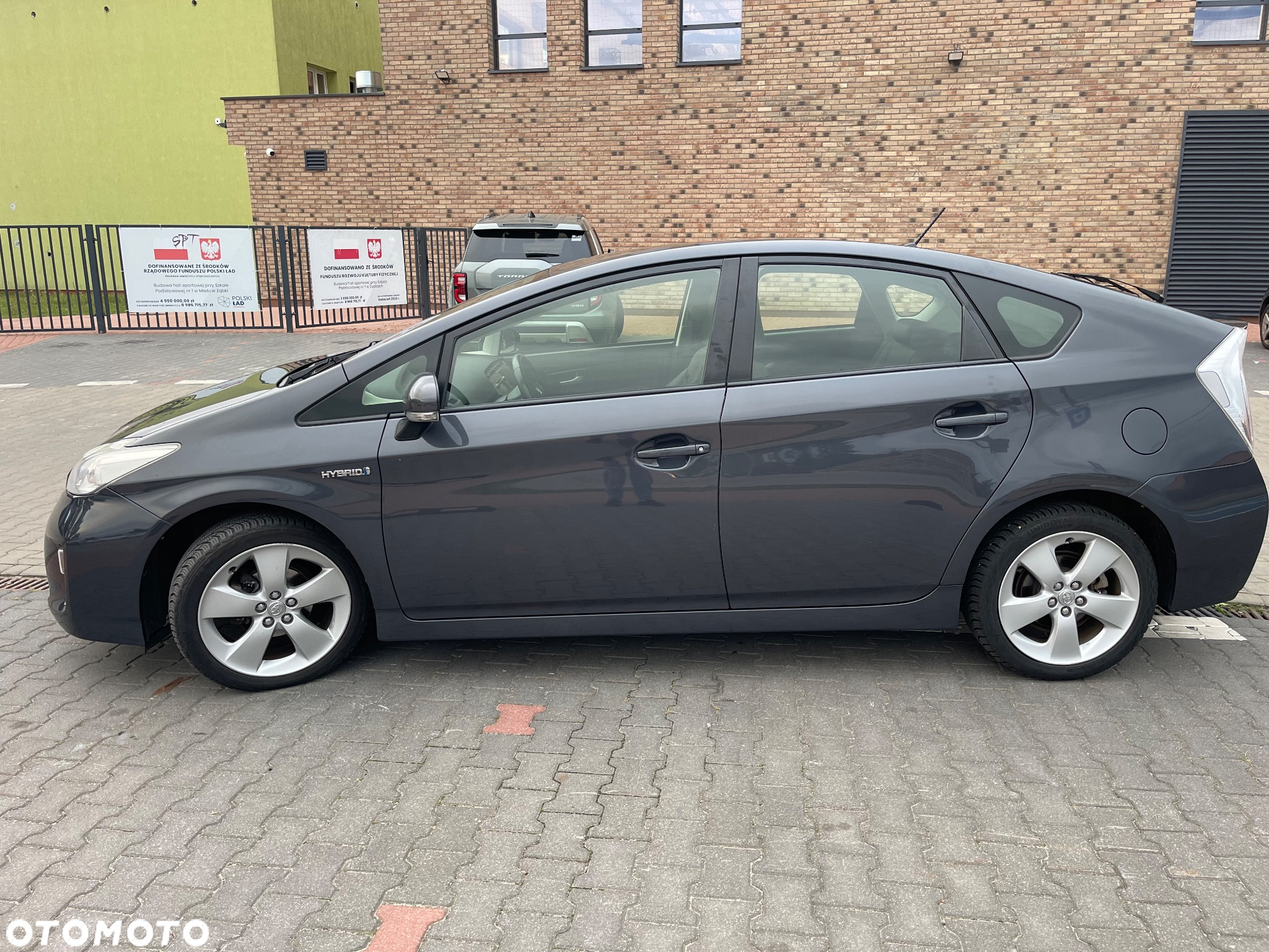 Toyota Prius 1.8 HSD Premium - 5