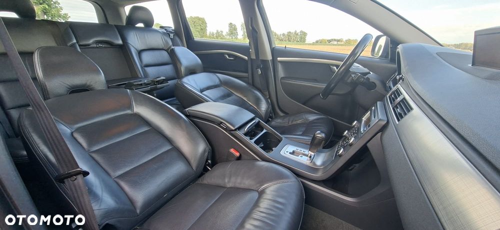 Volvo XC 70 2.4D AWD Kinetic - 23