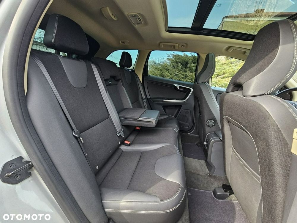 Volvo XC 60 D3 Momentum - 19