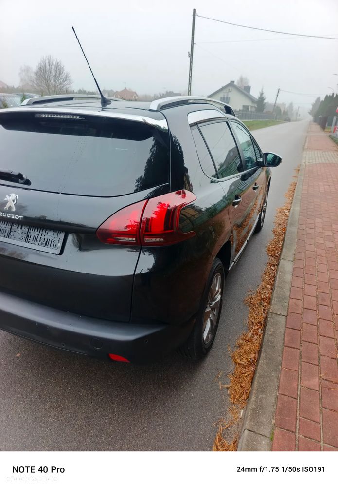 Peugeot 2008 1.2 Pure Tech Style - 17