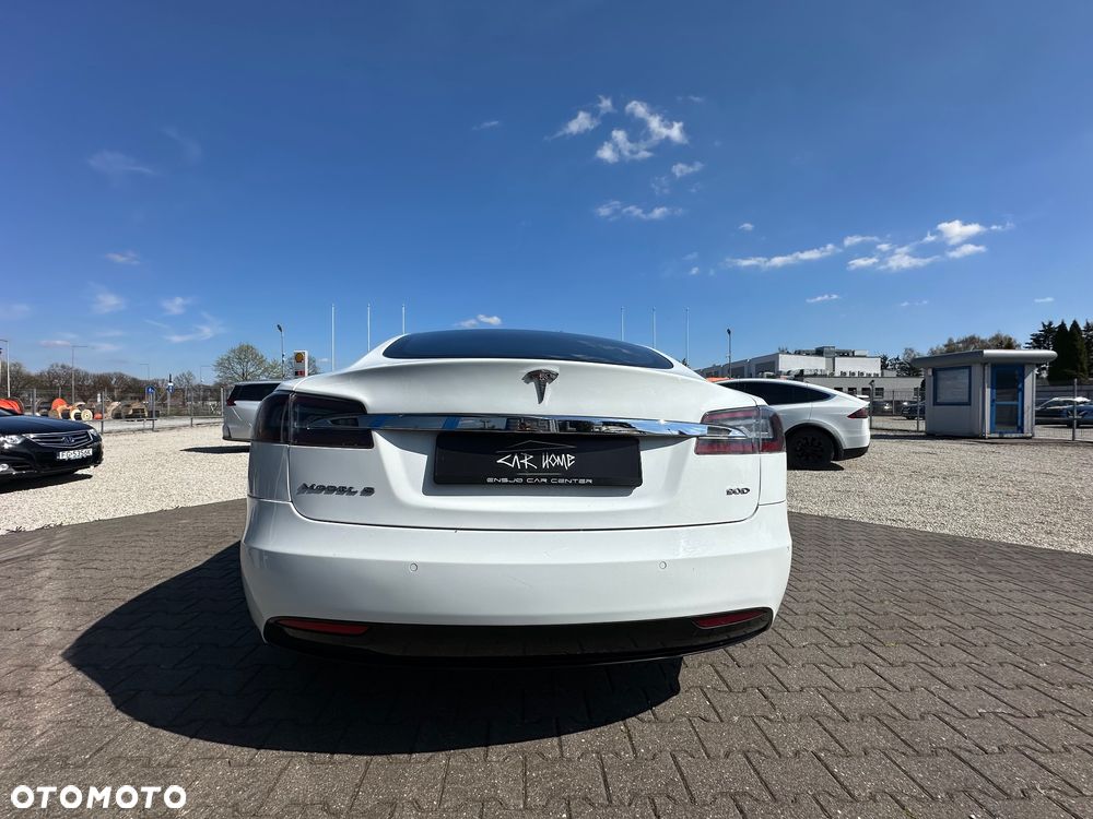 Tesla Model S 90 D - 10
