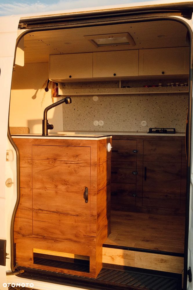 Mercedes-Benz Sprinter - 5