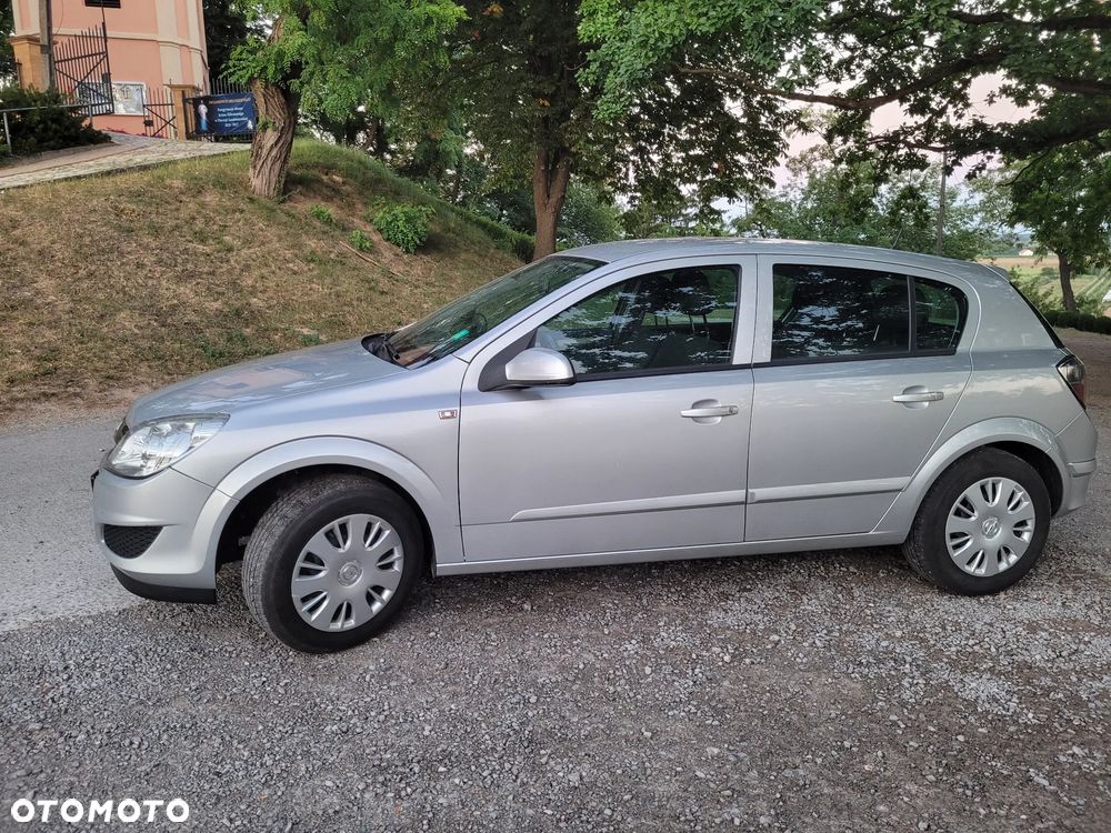 Opel Astra 1.6 Innovation - 30