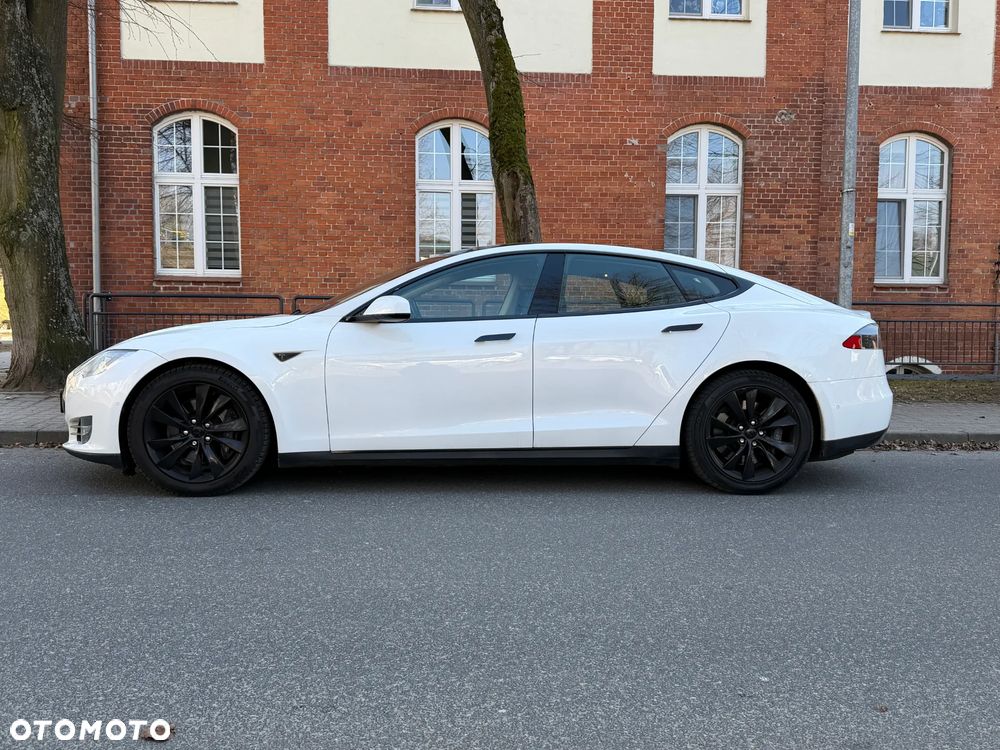 Tesla Model S 85D Allradantrieb - 1