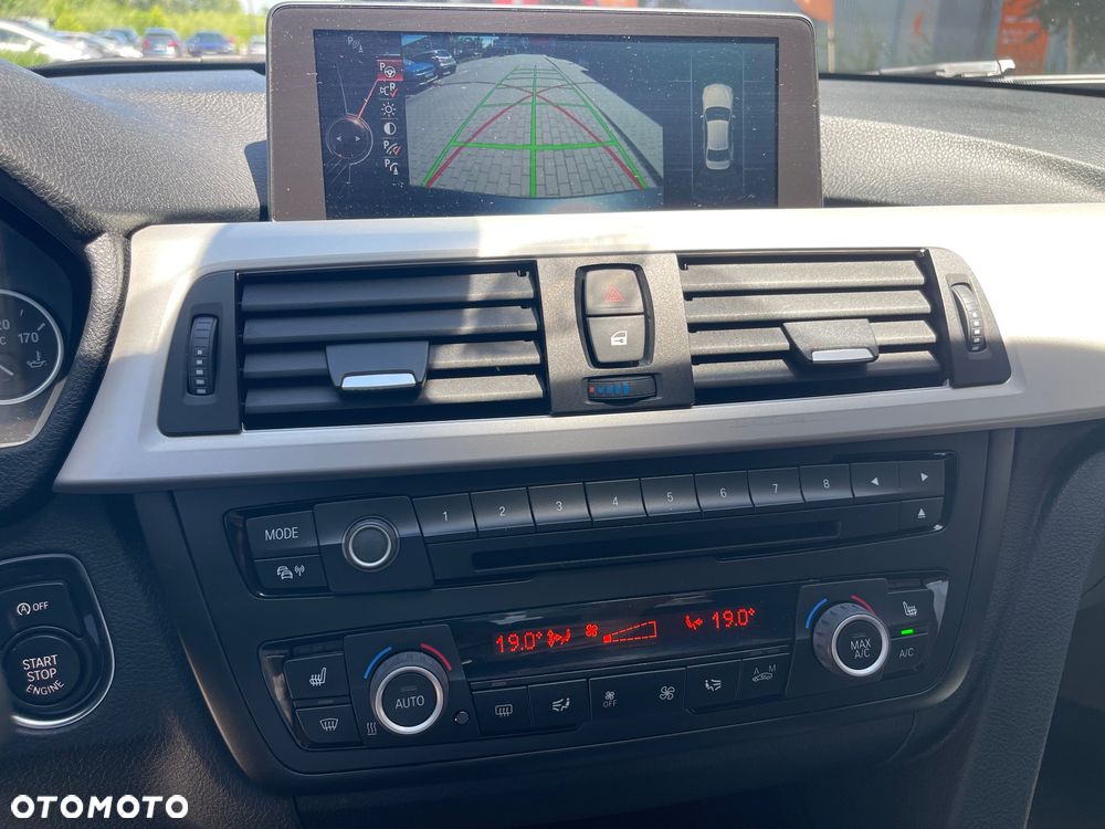 BMW Seria 3 320i - 14