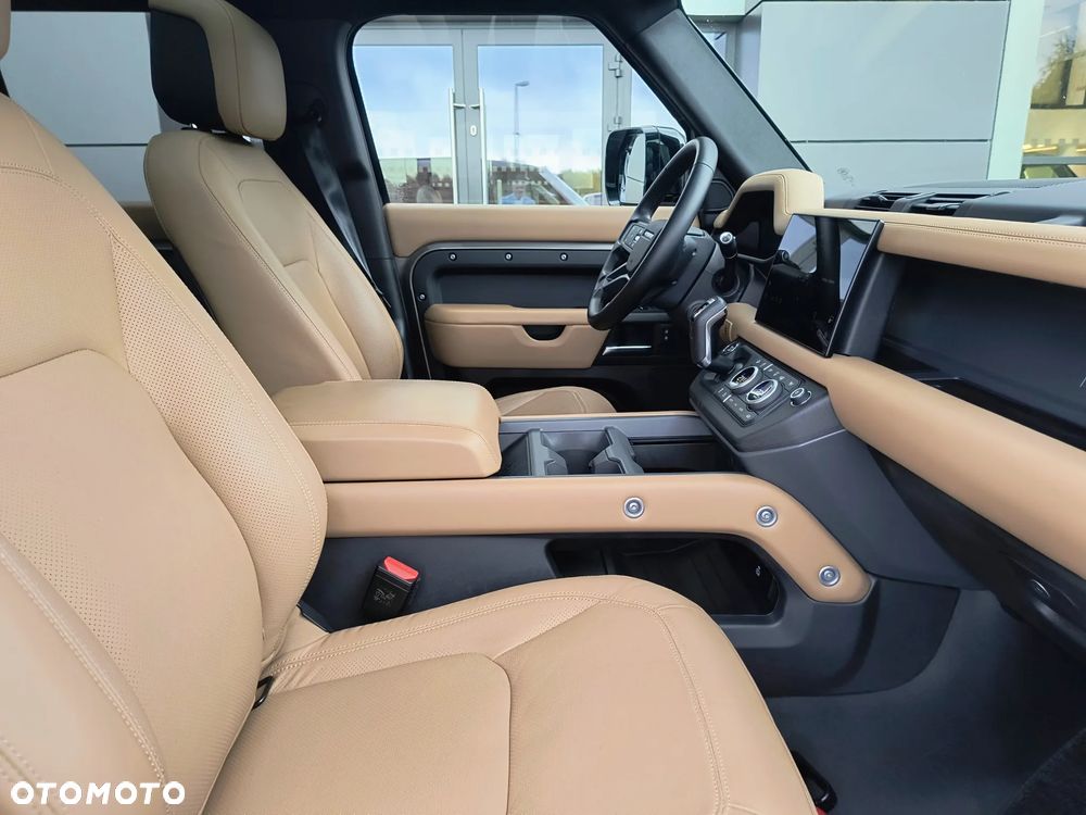 Land Rover Defender - 19