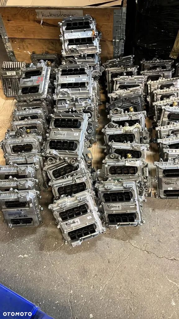 STEROWNIK  IVECO STRALIS EURO 6 KOMPUTER ECU 0281020146 0281020048   BOSH FPT - 1