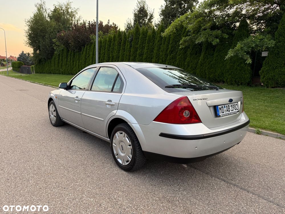 Ford Mondeo - 29
