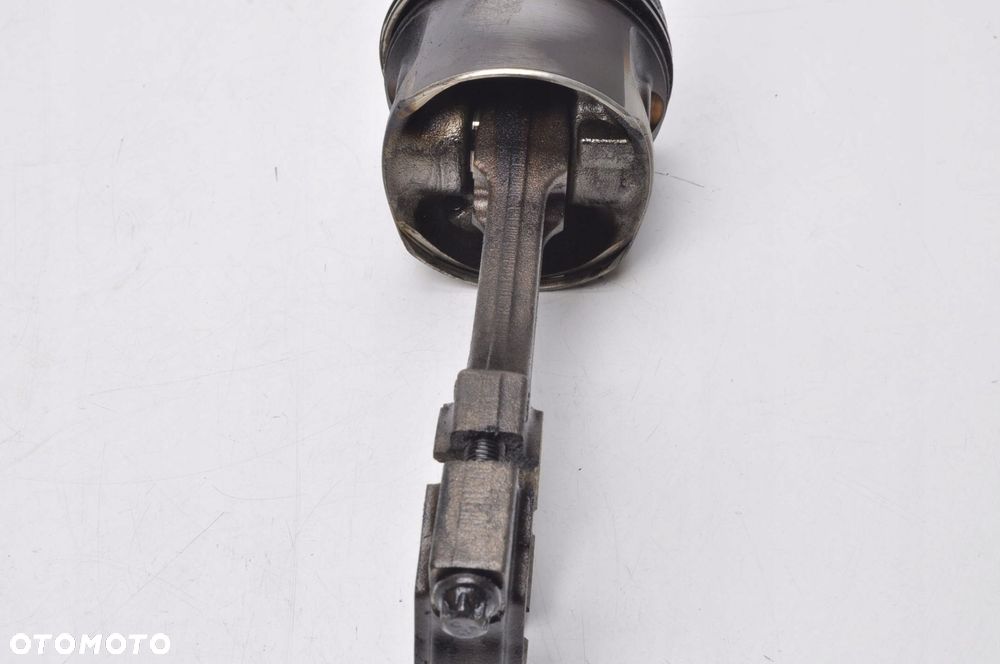 BMW E84 2.0 D TŁOK Z KORBOWODEM - 4