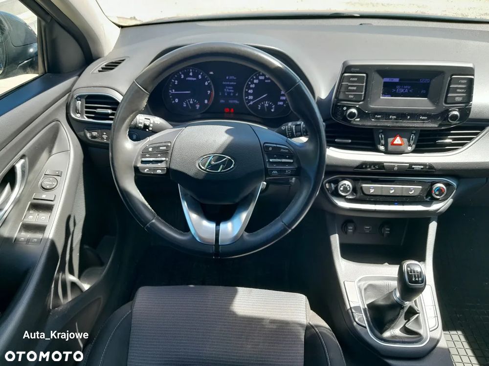 Hyundai i30 1.5 DPI Classic + - 11
