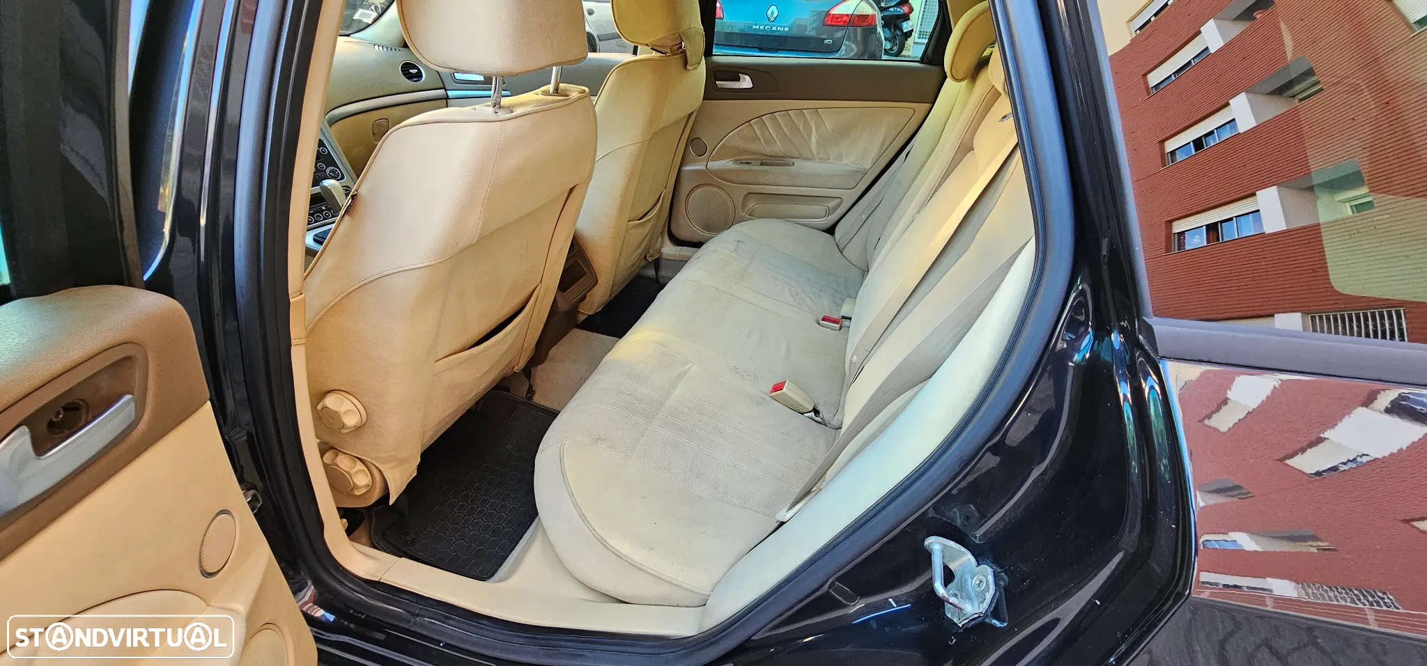 Alfa Romeo 159 Sportwagon 1.9 JTDm 16V Q-Tronic Sportiva - 11