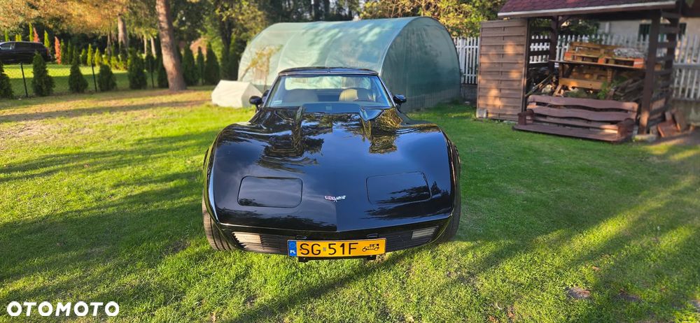 Chevrolet Corvette - 12