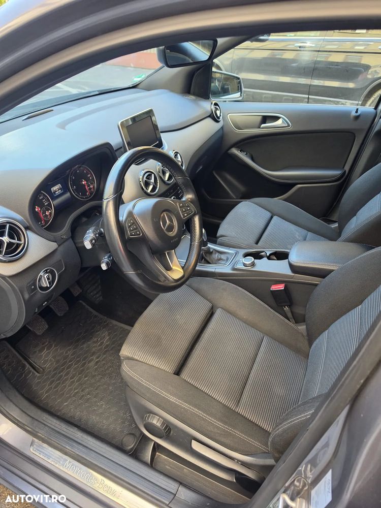 Mercedes-Benz B 180 - 4