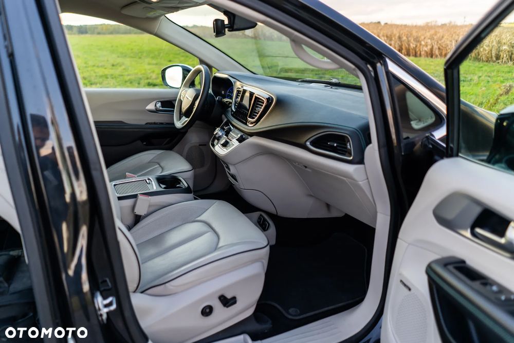 Chrysler Pacifica - 9