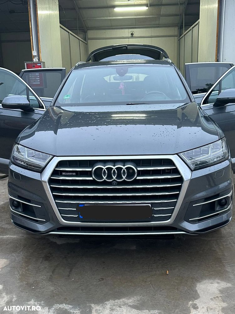 Audi Q7 - 1