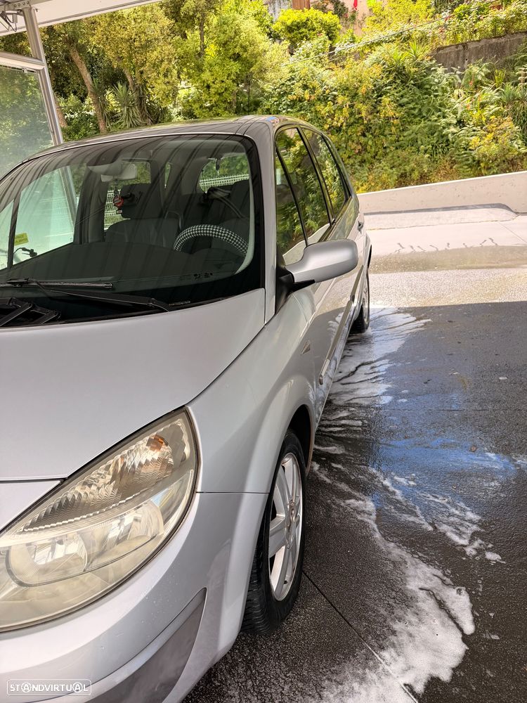 Renault Scénic 1.5 dCi Confort - 8