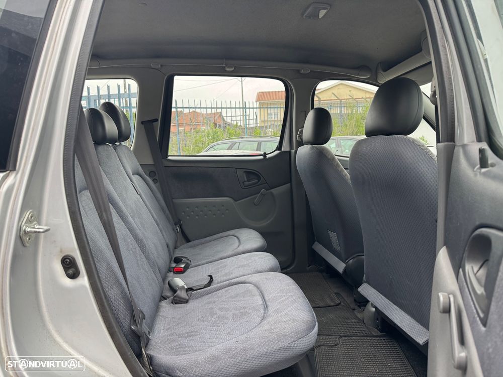 Toyota Yaris Verso 1.4 D-4D Sol - 33