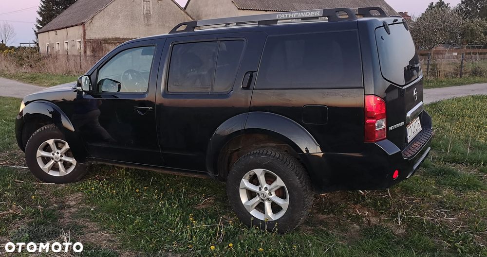 Nissan Pathfinder 2.5 D SE EU5 - 5