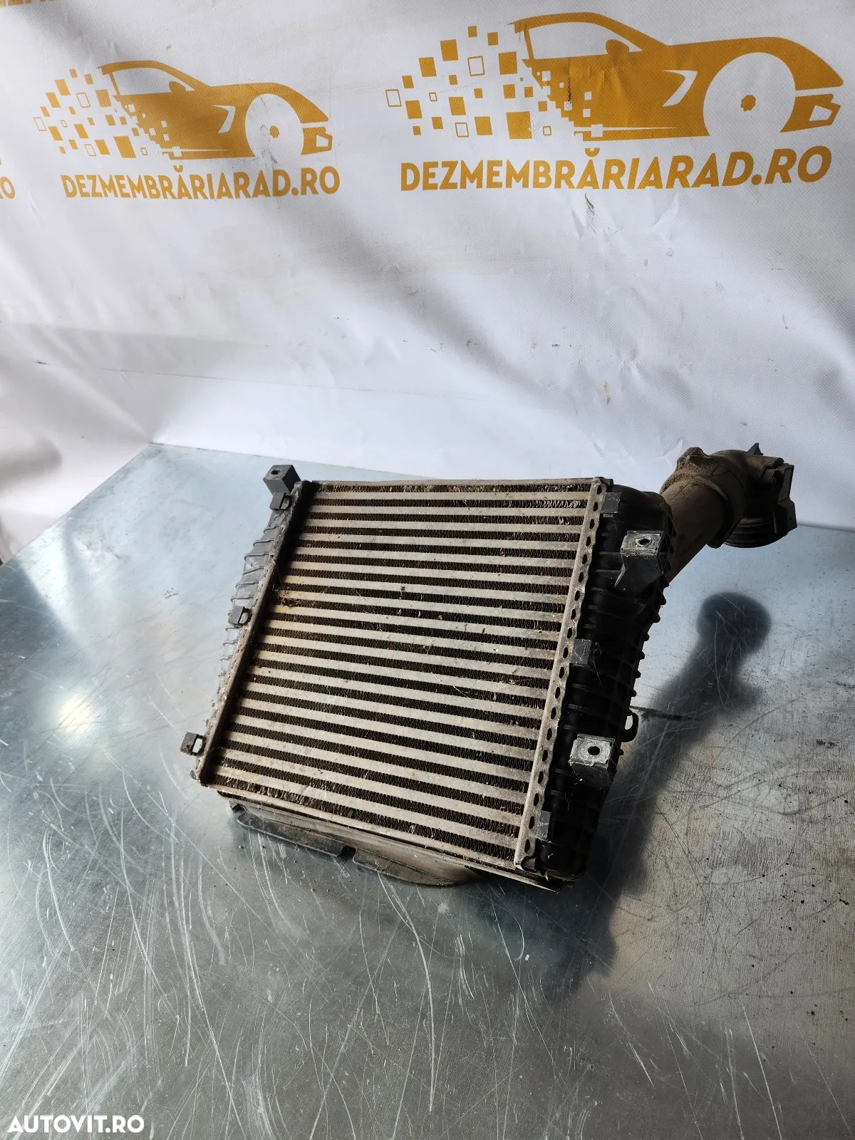 Radiator Intercooler Stanga Vw Touareg 2.5 Tdi BAC Complet Cu Deflector Si Senzor Vw Touareg 2.5 BA - 2