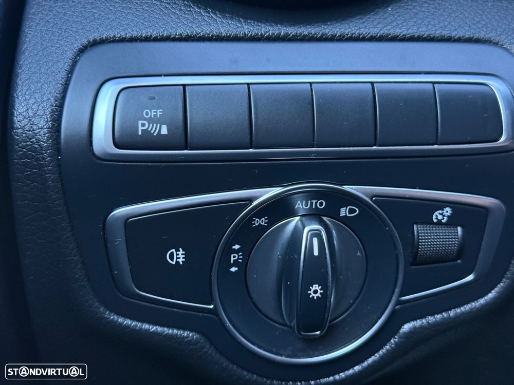 Mercedes-Benz GLC 250 d 4Matic 9G-TRONIC AMG Line - 28