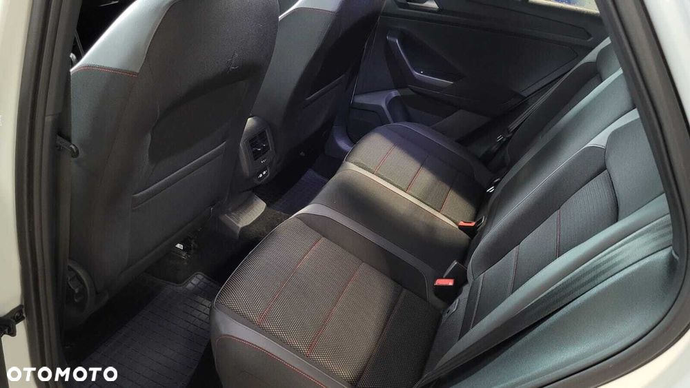 Volkswagen T-Roc - 12