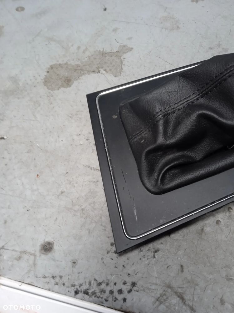 Gałka zmiany biegów mieszek Touran III 5TB711113B - 4