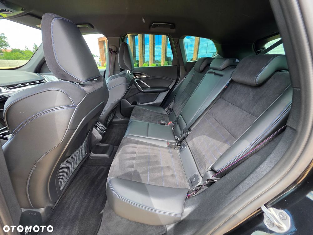 BMW iX1 xDrive30 66.5kWh M Sport - 14