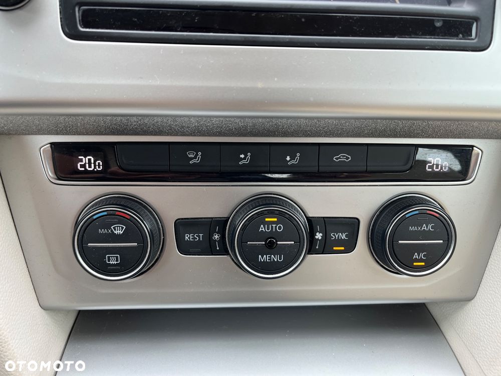 Volkswagen Passat 1.6 TDI BMT Comfortline - 22