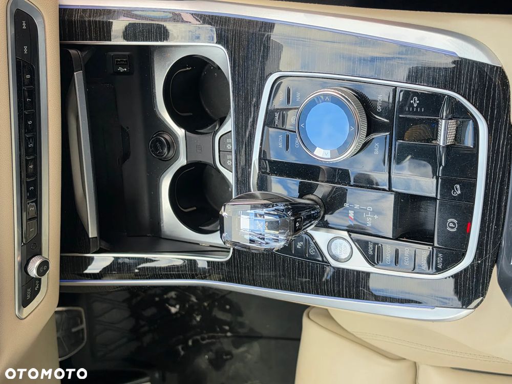 BMW X7 M50d sport - 8