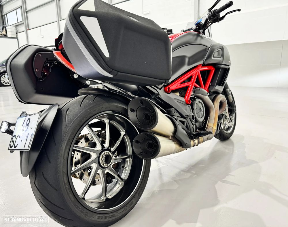 Ducati Diavel Carbon - 15
