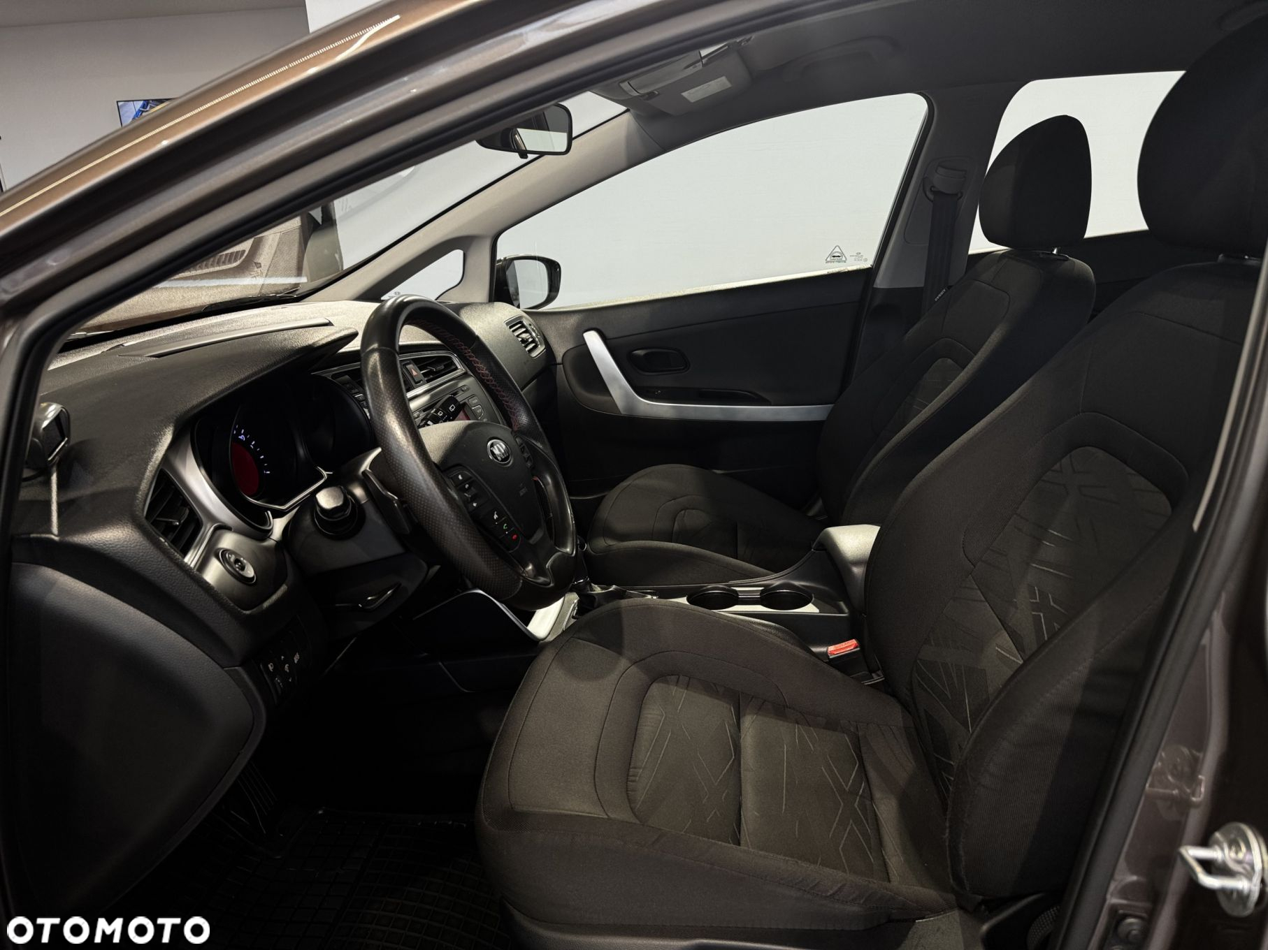 Kia Ceed - 13