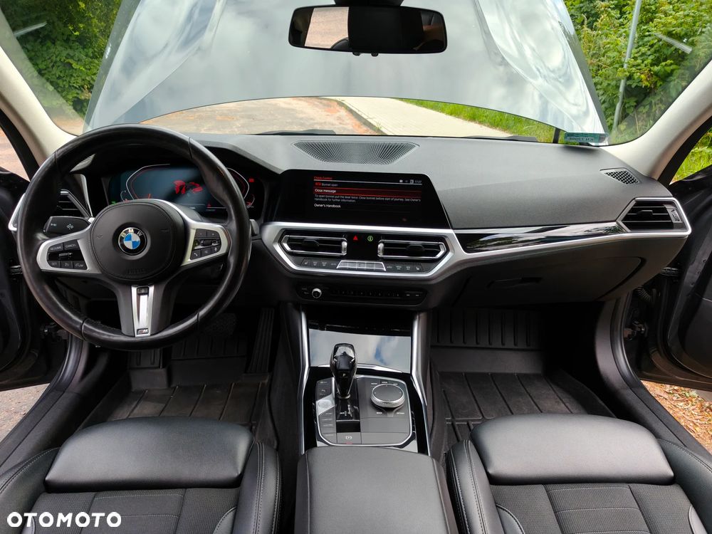 BMW Seria 3 320d xDrive - 26