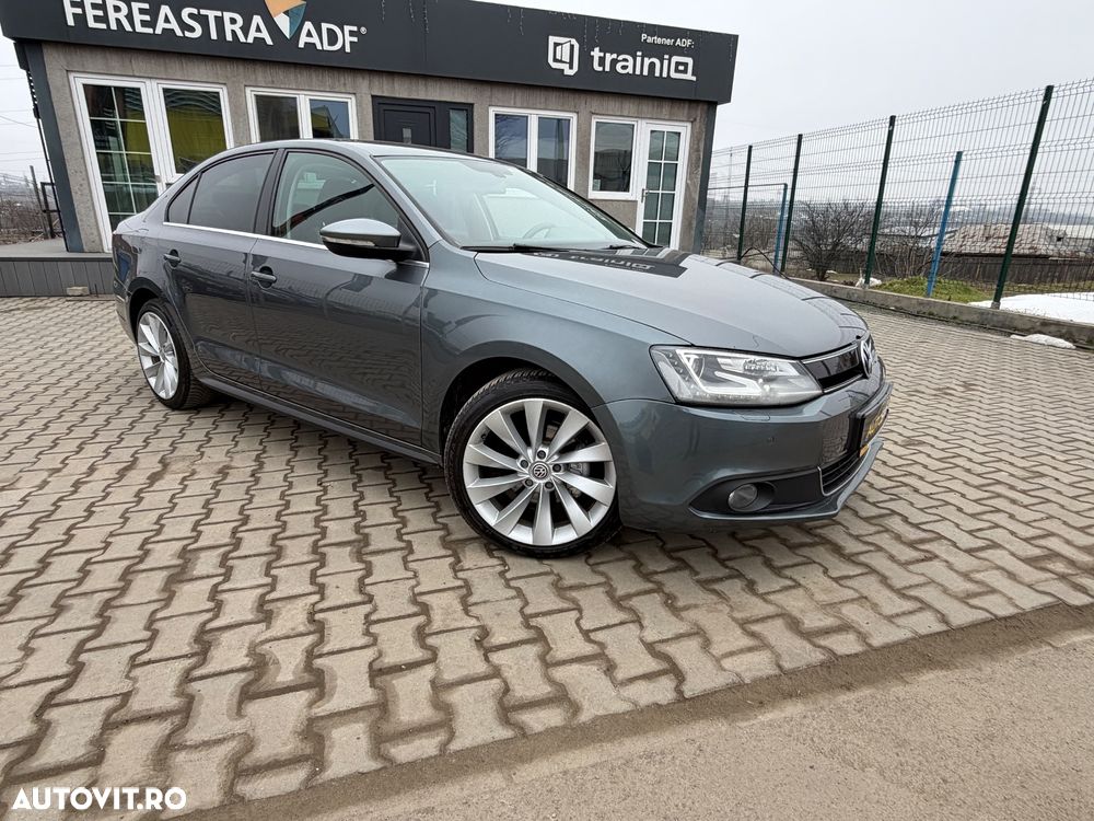 Volkswagen Jetta - 3