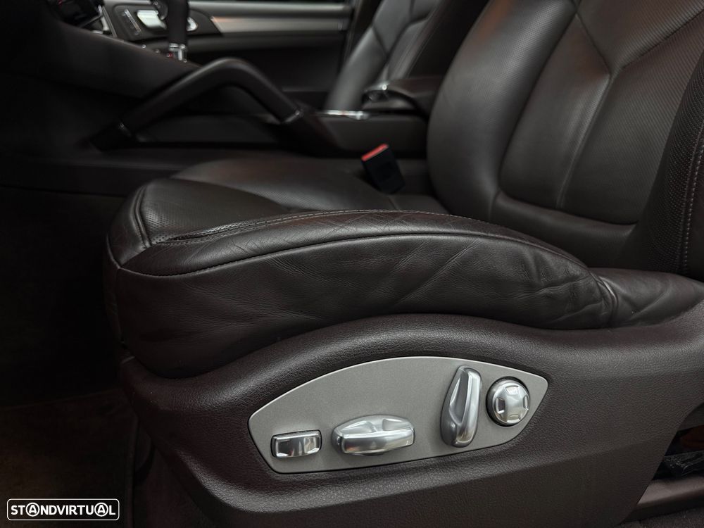 Porsche Cayenne S - 31