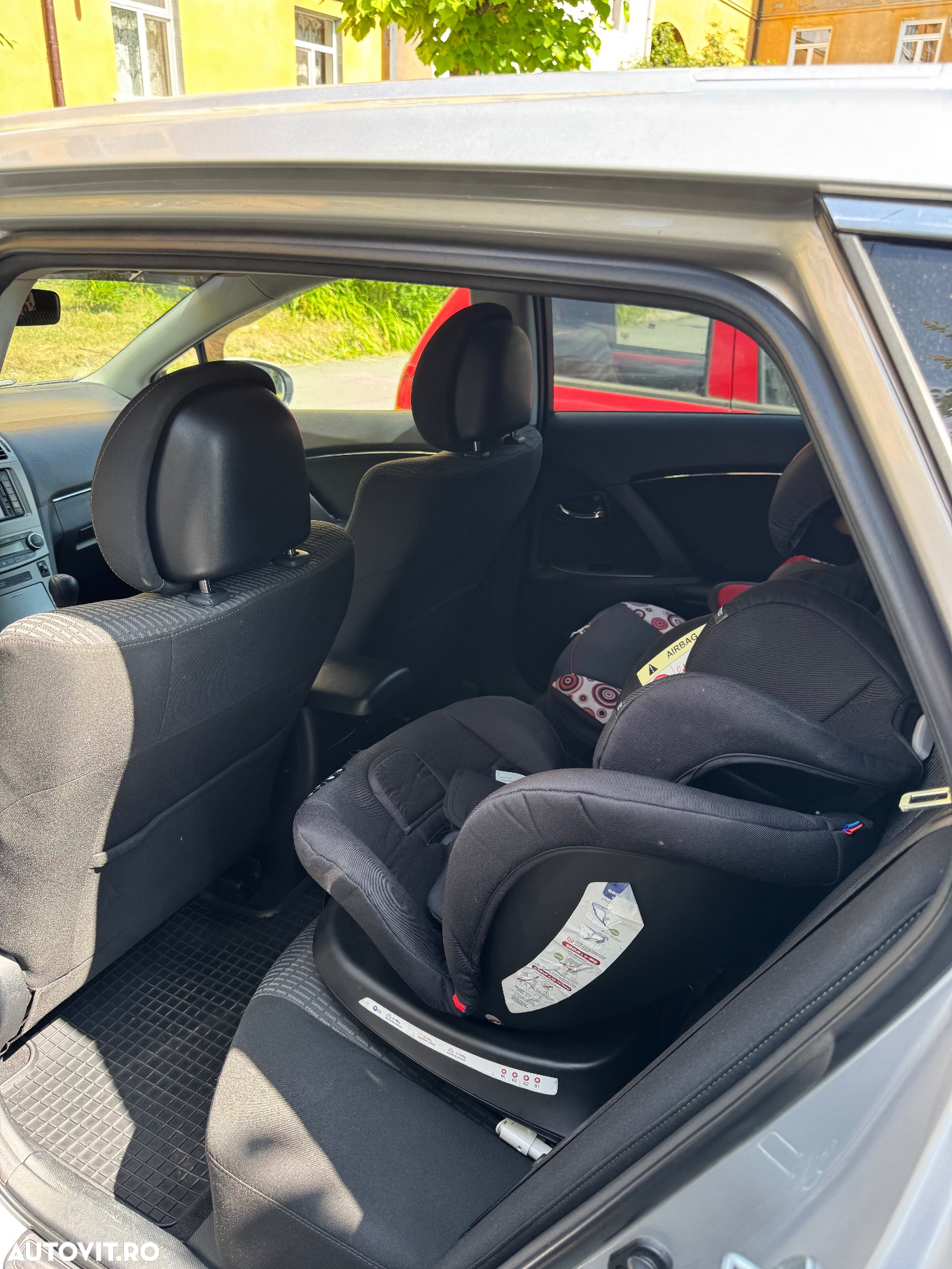 Toyota Avensis - 4