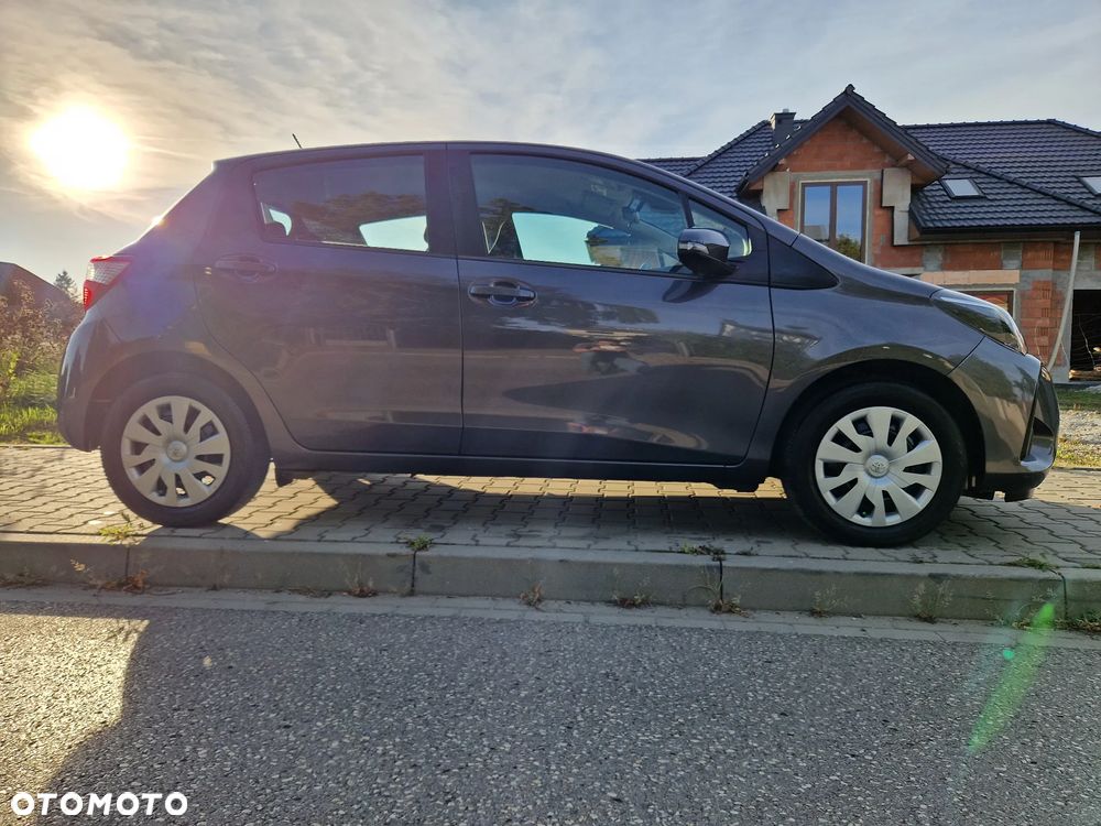 Toyota Yaris 1.5 Premium - 9