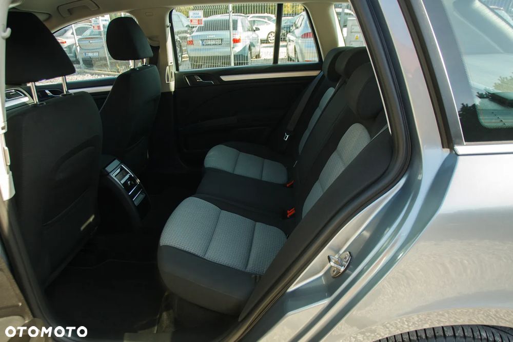 Skoda Superb 2.0 TDI PD Elegance - 24