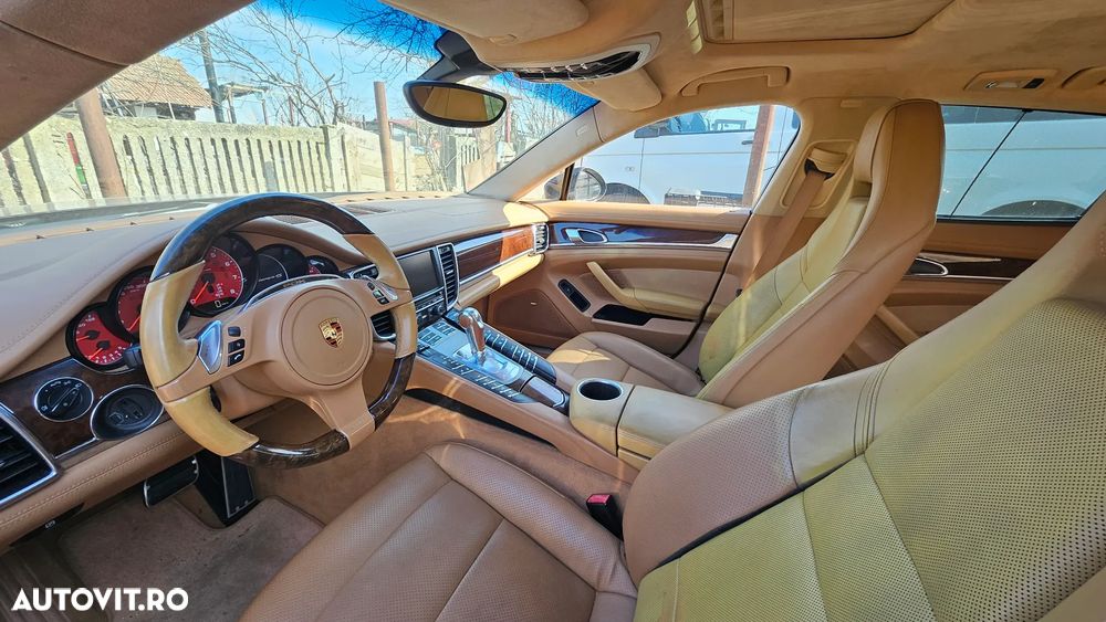 Porsche Panamera - 8
