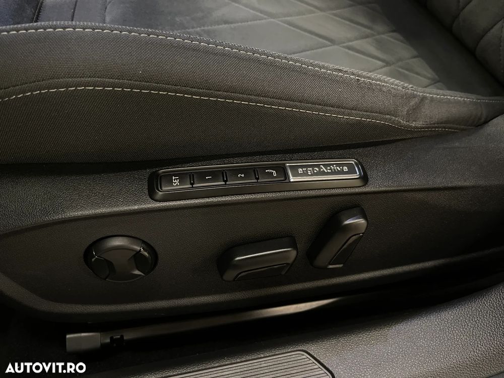 Volkswagen Golf 2.0 TDI DSG Style - 22
