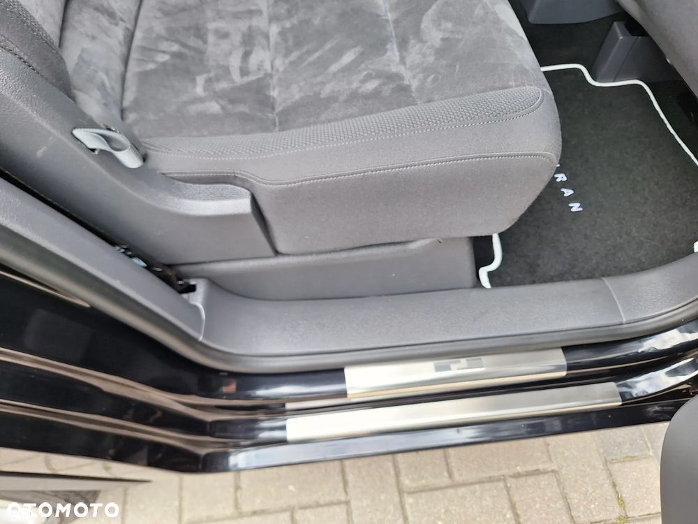 Volkswagen Touran 2.0 TDI DPF DSG Highline - 30