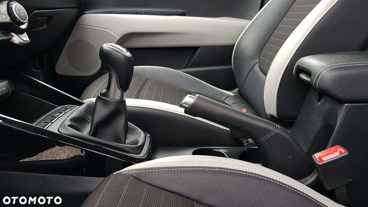 Kia Stonic 1.2 L - 31