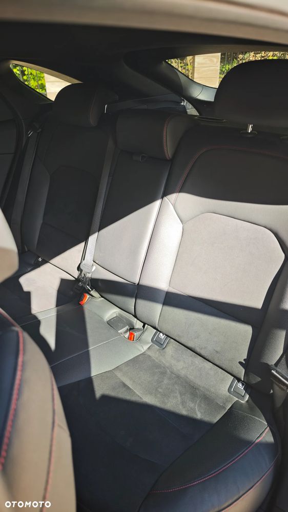 Kia ProCeed 1.6 T-GDI GT DCT - 31