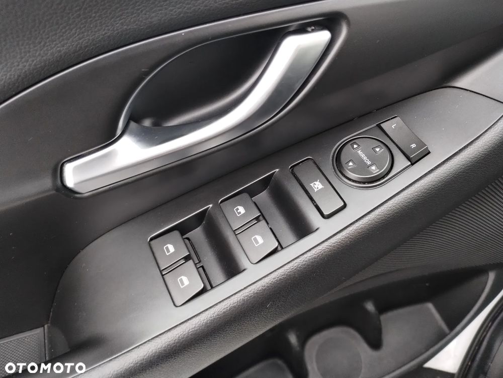 Hyundai i30 1.5 DPI Classic + - 20